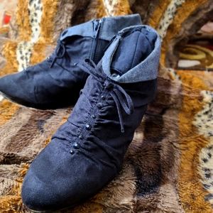 Stylish platform booties 12 W